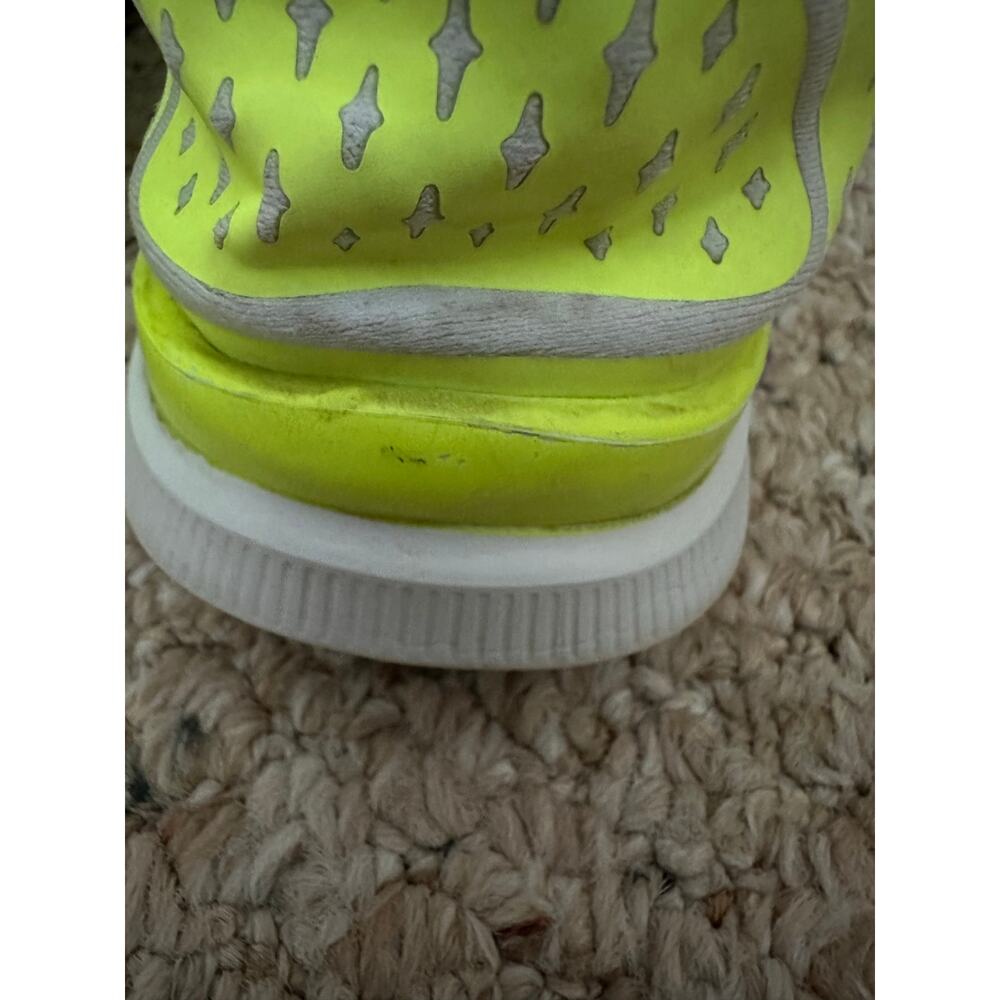 Nike Free 3.0 Volt Trainer Wmn Sz 11 fits tight like 10.5 - Picture 10 of 13